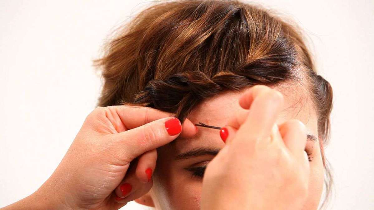 How to Style Short Hair with Bobby Pins, Part 1 - Howcast