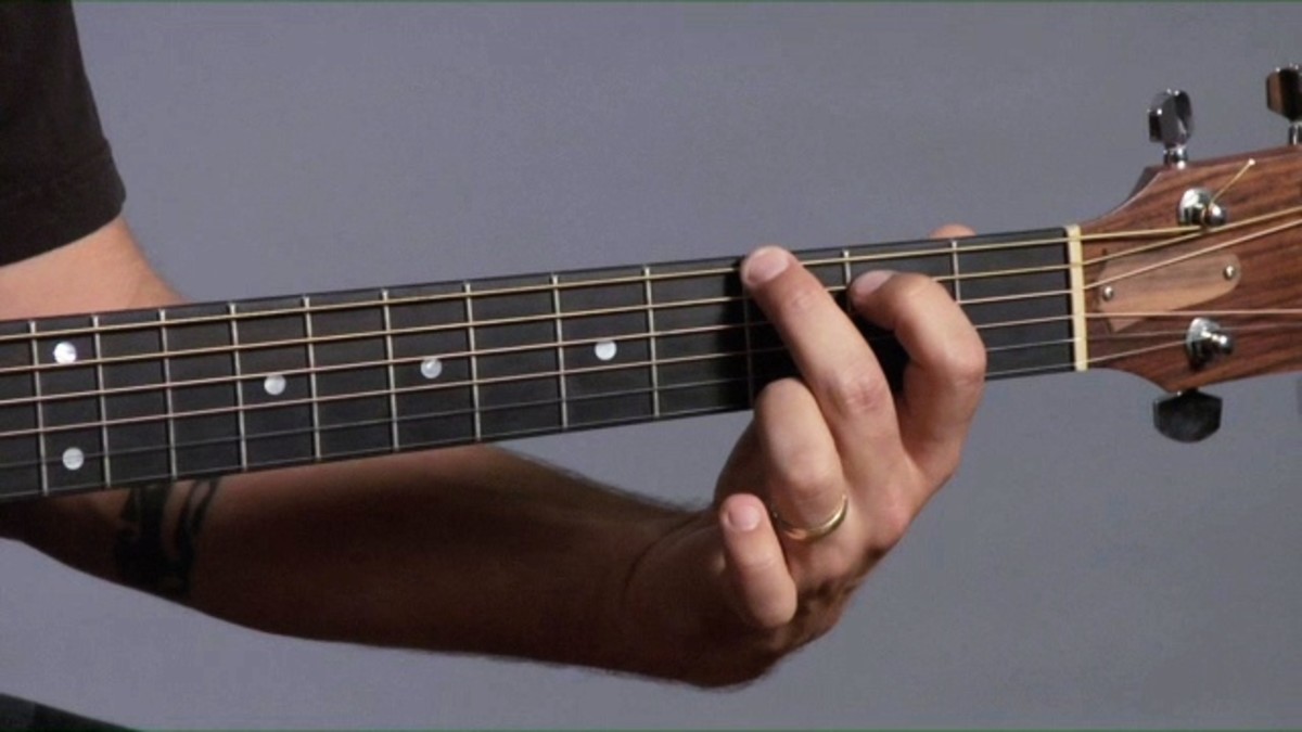 How to Lead from 1 Chord to Next on Guitar with Bass Notes Howcast