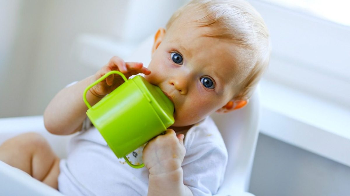 How to Know When Baby Should Use a Sippy Cup Howcast