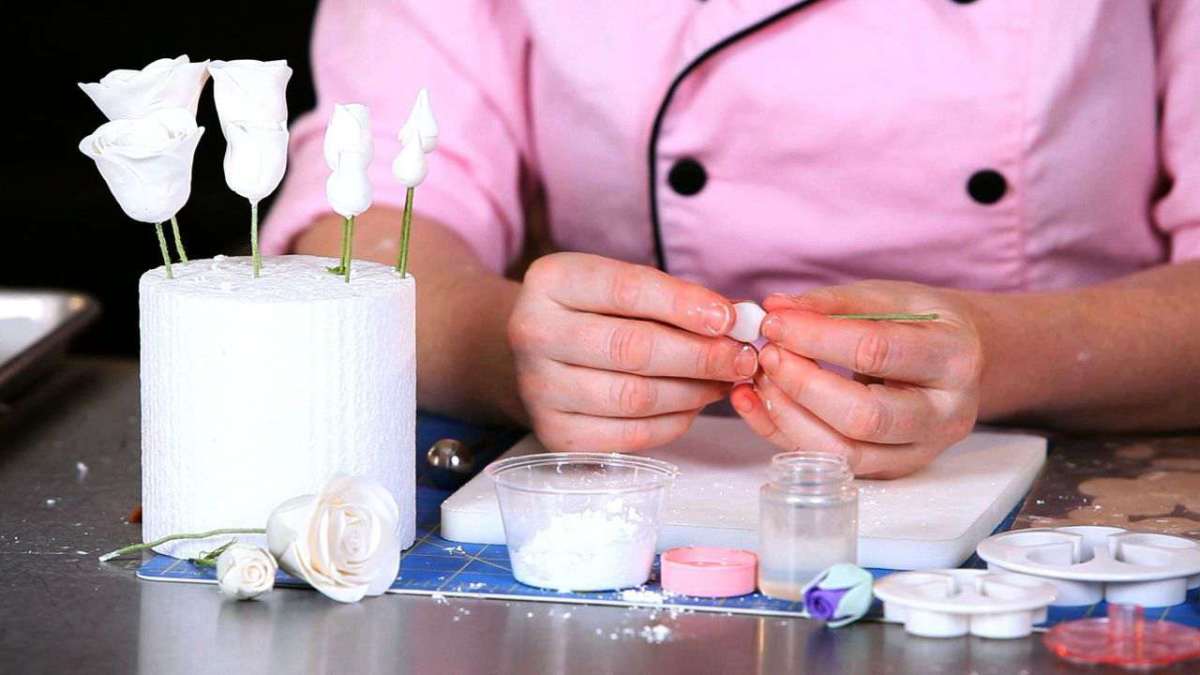 How to Make a Rose Sugar Paste Flower Center - Howcast